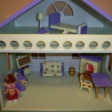 Маленький кукольный домик