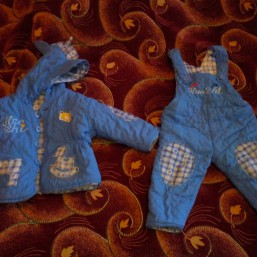 Продаю зимние комбинезоны