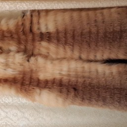 Продам новую меховую жилетку! 