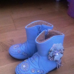 Продаю нарядные сапожки