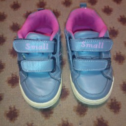 Кроссовки на девочку