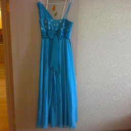 Красивое нарядное платье