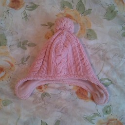 Продаю розовую шапочку