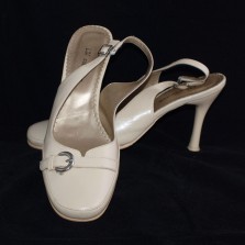 обменяю на киндер босоножки с закрытым носком