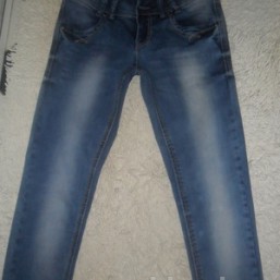 джинсы новые 26-й размер