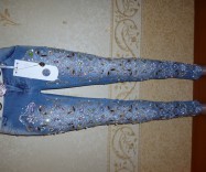 Джинсы с камнями