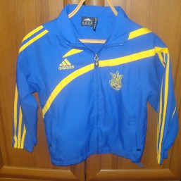 продаю спортивный костюм на мальчика