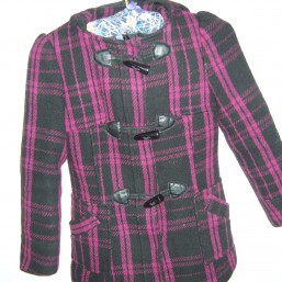 пальто для девочки 4 - 5 лет!