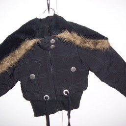 демисезонная курточка! 5-6 лет!