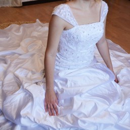 Свадебное платье НОВОЕ + шубка + перчатки!