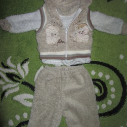 Продается костюм тройка (теплый)