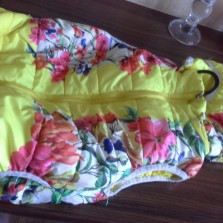 жилетка для девочки  на 4-5 лет