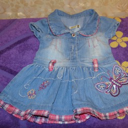 джинсовое платье на 6 мес(рост 68см)