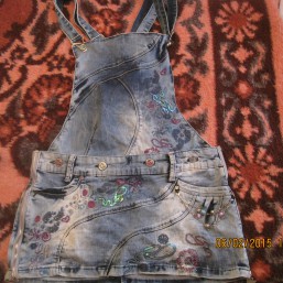 Продам джинсовый комбинезон-платье