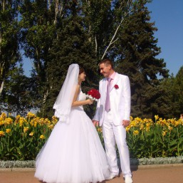 Белый мужской костюм