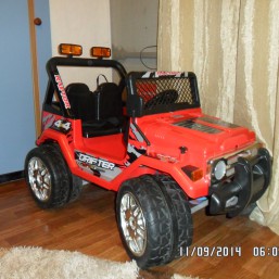 Продаю джип Бэмби!