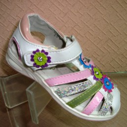 Белые босоножки