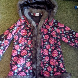 Пальтишко легкое для модниц 