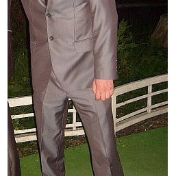 продам классический подростковый костюм 