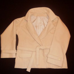 Очень изящное полупальто! Состояние нового.