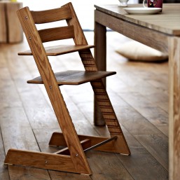 Стульчик для кормления из массива ясеня