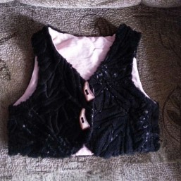 Жилеточка на 1 - 2 годика