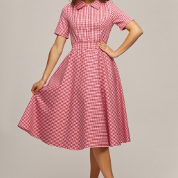 Платье миди с коротким рукавом в красную клетку