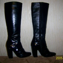 Продаю демисезонные сапоги