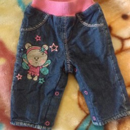 Джинсы на девочку 3-6 месяцев