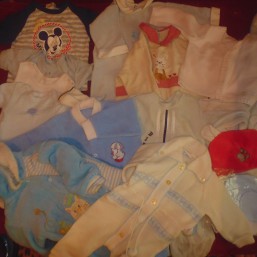 пакет вещей,на некоторых плохо отстирались пятнышки