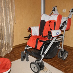 Итальянская коляска фирмы Chicco