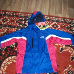 Продаю новую куртку