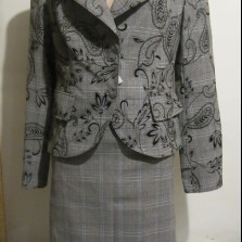 Костюм женский