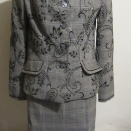 Костюм женский