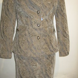 Костюм женский