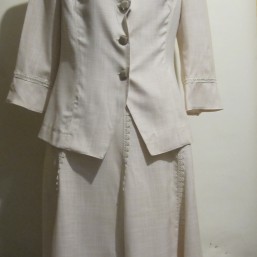 Костюм женский