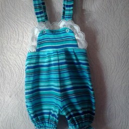 Продам отличный комбезик,100% х/б, до 4 месяцев