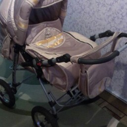 Многофункциональная коляска Viki в отличном состоянии