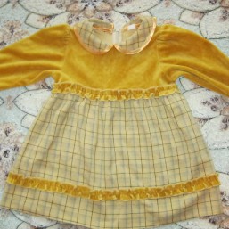 Много разной одежды для детей