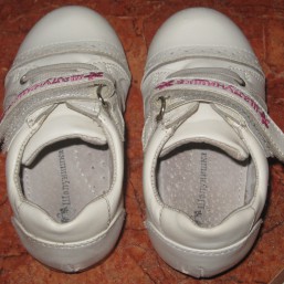 Продам кроссовки 