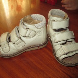 	 Ортопедические сандалики 