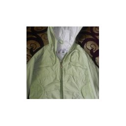 Одежда для девочки в идеальном состоянии.