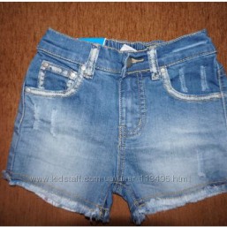 Синие джинсовые шорты для девочки с выглядывающими карманами