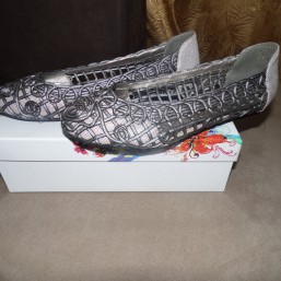 Продаю  женские балетки!!