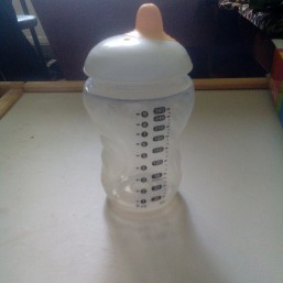 Продаю бутылочку для воды