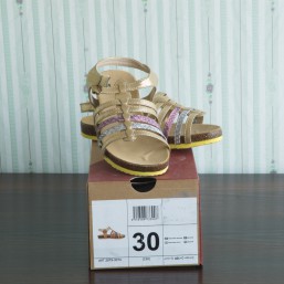 босоножки на девочку 30р.