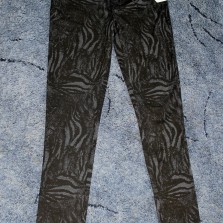 Брюки зауженные к низу