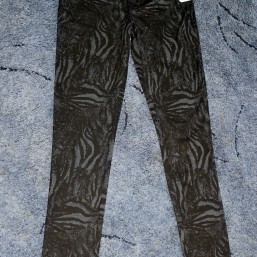 Брюки зауженные к низу