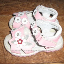 Распродажа детской обуви - размеры от 18 до 25.