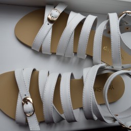 Босоножки 38 размер Белая натуральная кожа В наличии